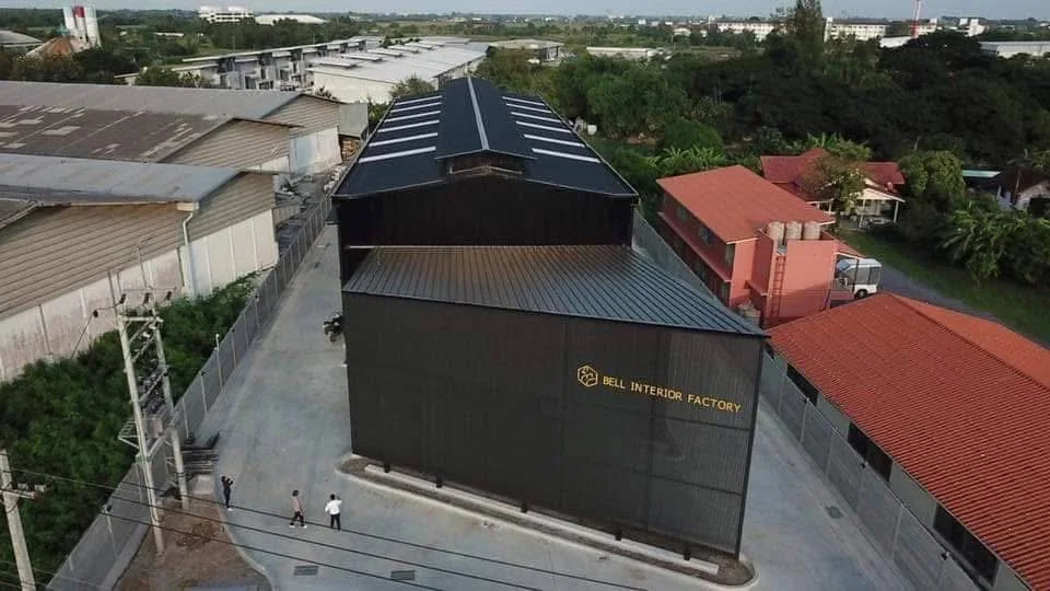 ภาพมุมสูงด้านหน้าอาคารโรงงาน Bell Interior